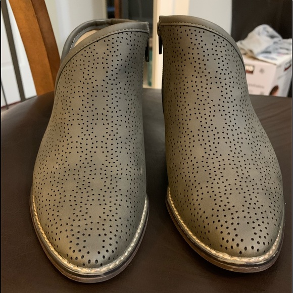 ❌SOLD❌Booties - Picture 4 of 7